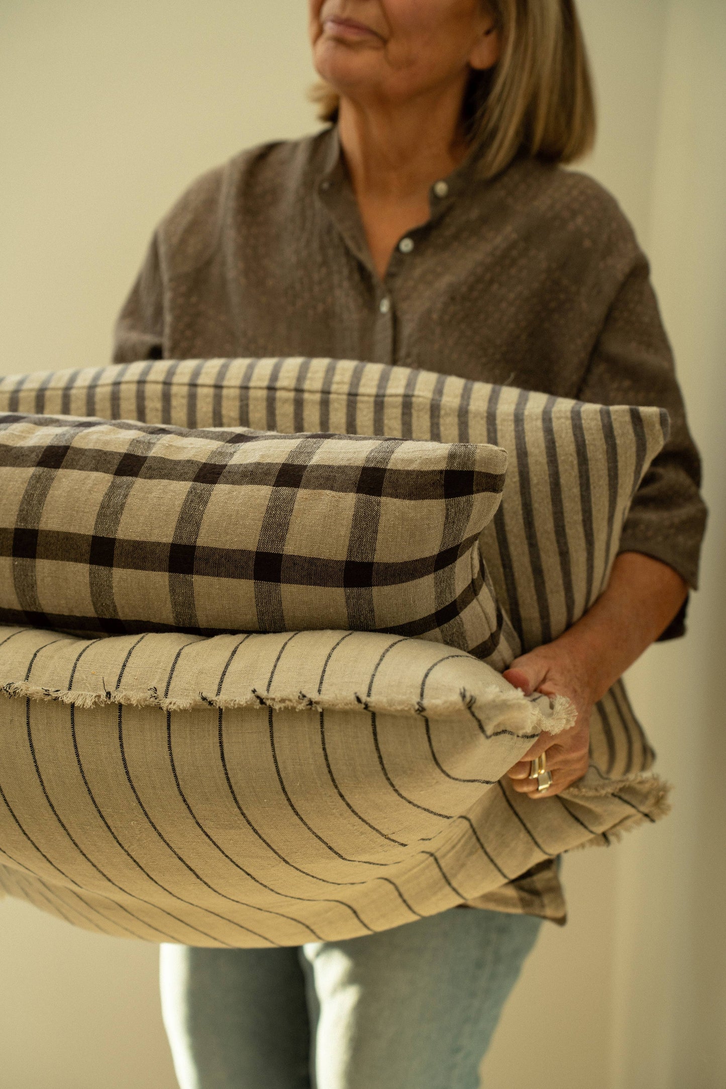 20x20 Henry Linen PIllow