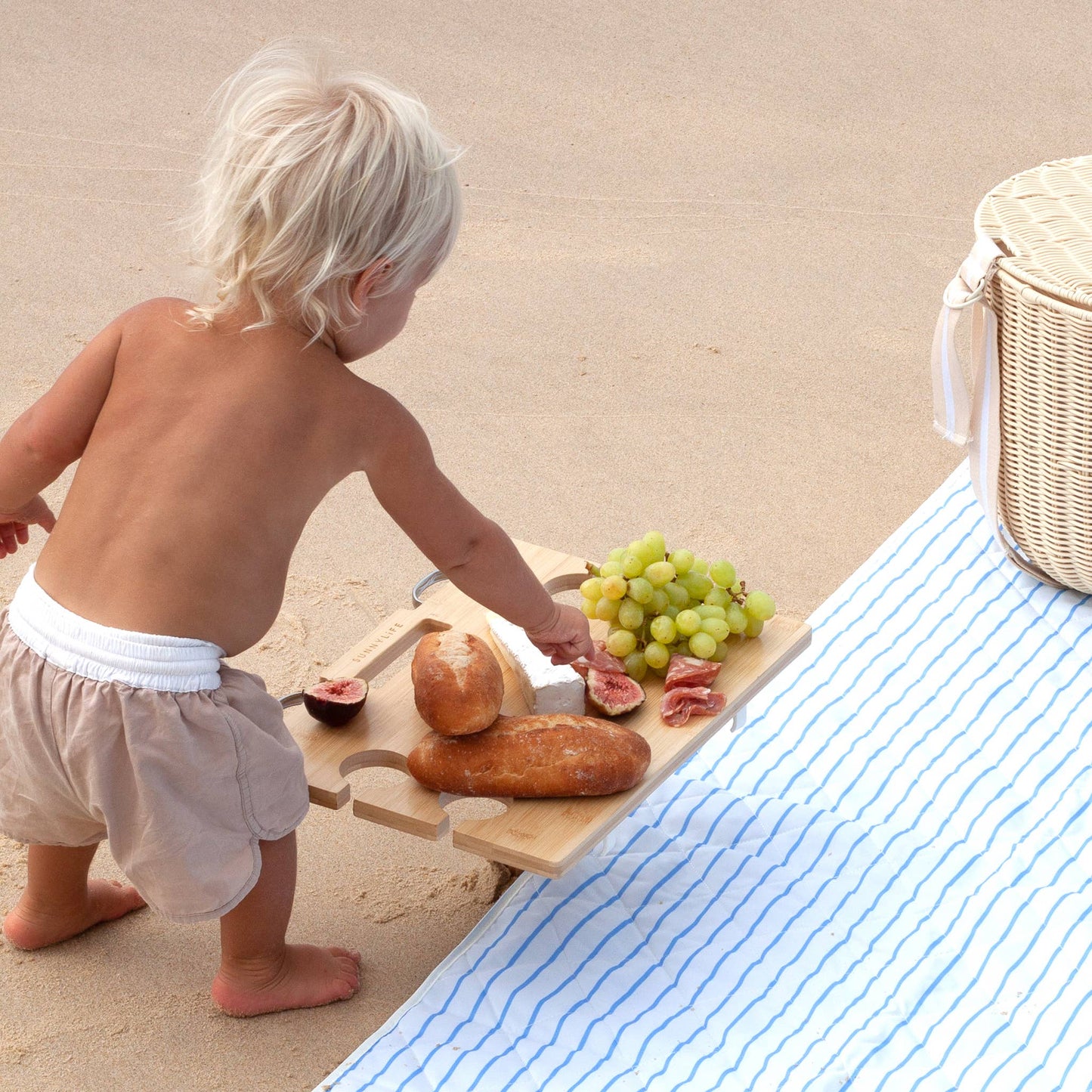 Portable Wine and Cheese Table Le Weekend Natural